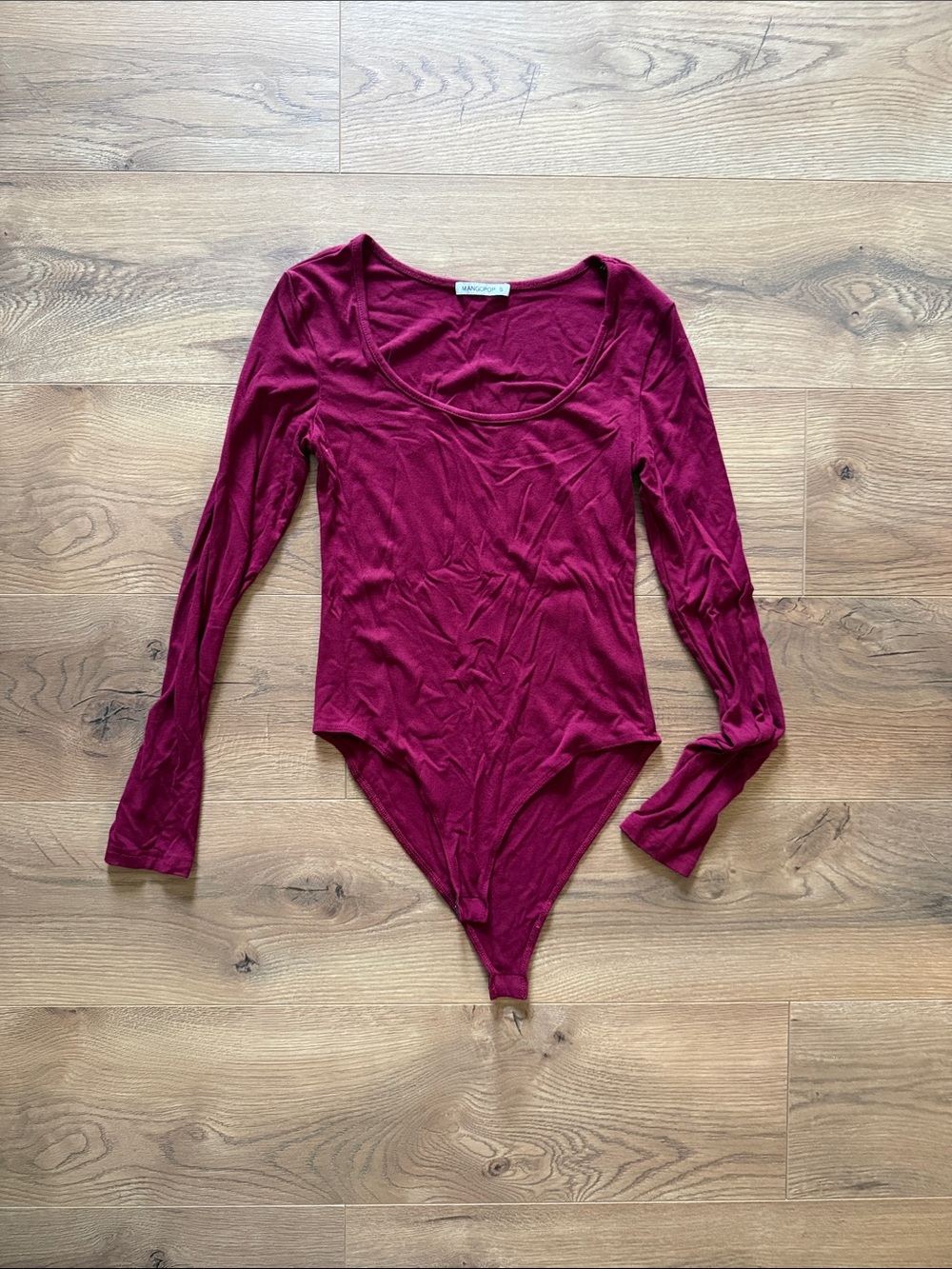 Long Sleeve Scoop Neck Bodysuit in Wine